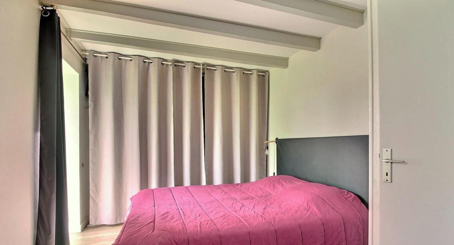 3 bedrooms, iron/ironing board, travel cot, free WiFi