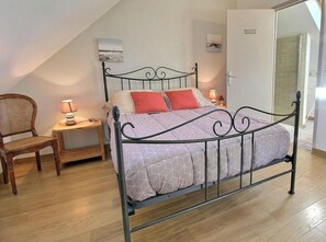 1 chambre, fer et planche à repasser, Wi-Fi gratuit, draps fournis