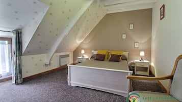 3 bedrooms, iron/ironing board, free WiFi