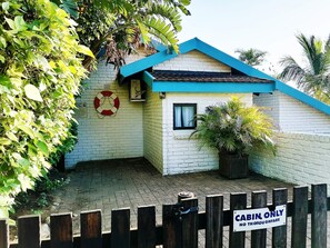 Terrace/patio - Boathouse Bed and Biscuit - Cabin (Margate)