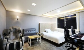 Superior Room | 1 bedroom, free minibar, individually decorated, individually furnished - GUKMIN HOTEL (Gumi)