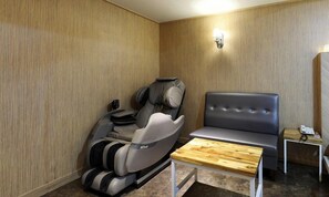Superior Room | 1 bedroom, free minibar, individually decorated, individually furnished - GUKMIN HOTEL (Gumi)