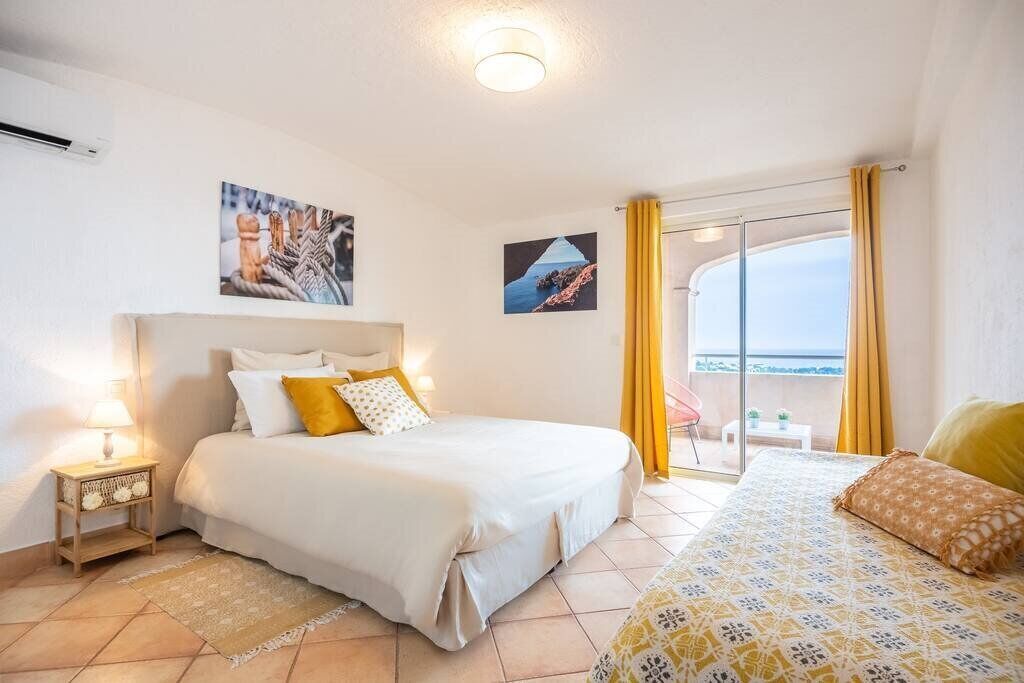 4 camere, Wi-Fi gratuito