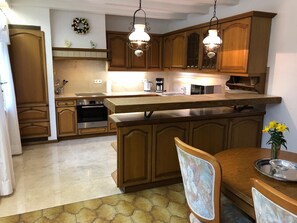 冰箱、微波炉、烤箱、洗碗机