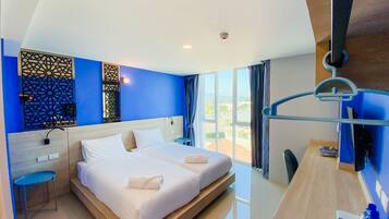 Standard Twin Room | Espacio para trabajar con laptop, cortinas blackout y wifi gratis