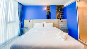 Standard King Bed | Laptop workspace, blackout drapes, free WiFi, bed sheets - One Budget Hotel Chiang Rai Airport (Chiang Rai)