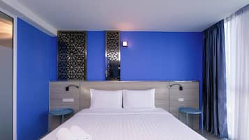 Espacio para trabajar con laptop, cortinas blackout y wifi gratis