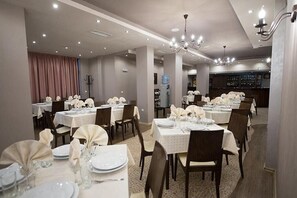 Tägliches inbegriffenes Frühstücksbuffet