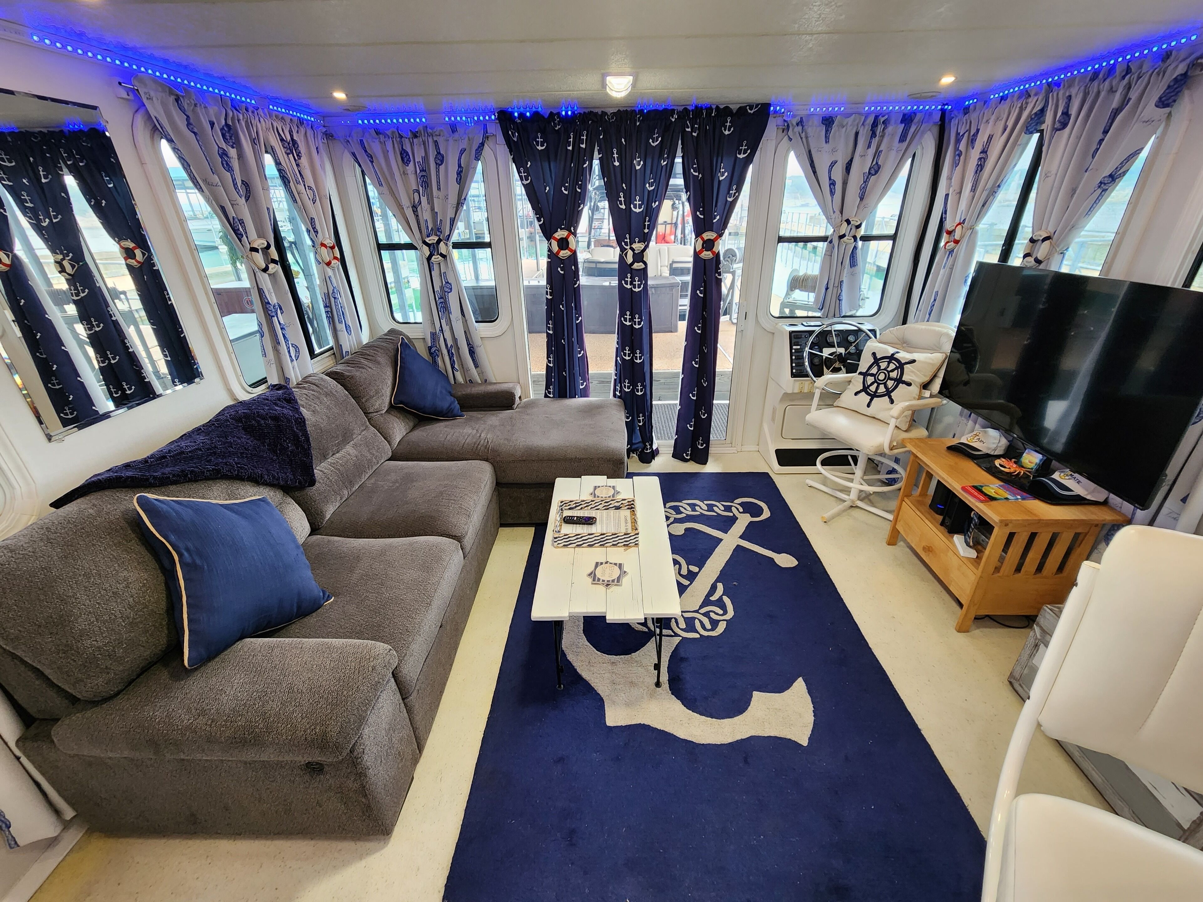 16 Best Houseboats For Rent In Texas, USA Trip101