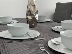 House | Living area | 30-inch TV with digital channels - Large 5 Bed House / Wolverhampton + Parking (Wolverhampton)