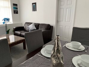 Ferienhaus | 5 Schlafzimmer, Bügeleisen/Bügelbrett, kostenloses WLAN, Bettwäsche