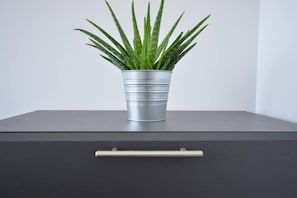 House | 5 bedrooms, iron/ironing board, free WiFi, bed sheets - Large 5 Bed House / Wolverhampton + Parking (Wolverhampton)