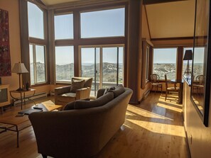 Front Room - Oceanview