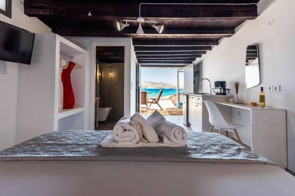 Bluenote Milos-traditional Seaview Boathouse - Milos