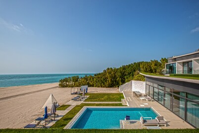 6 Bedroom Luxury Mansion, Private Island, Private Beach and Pool