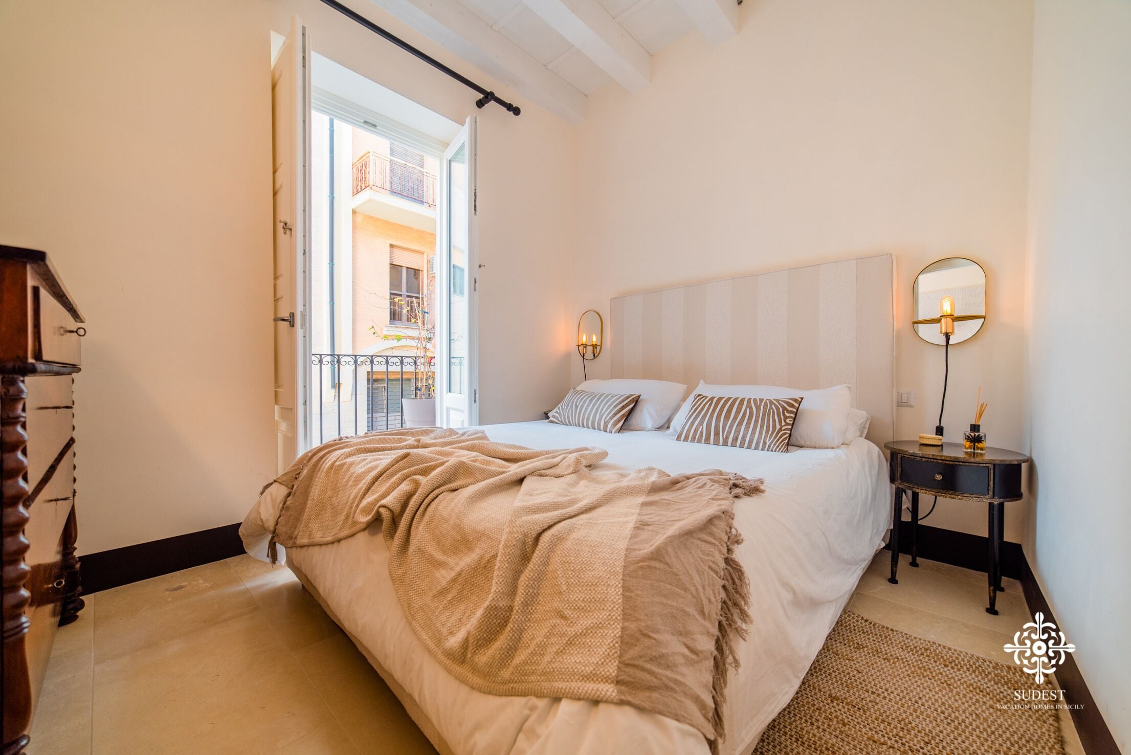 Deluxe appartement, 1 slaapkamer, uitzicht op stad | 1 slaapkamer, pillowtop-bedden, individueel gedecoreerd