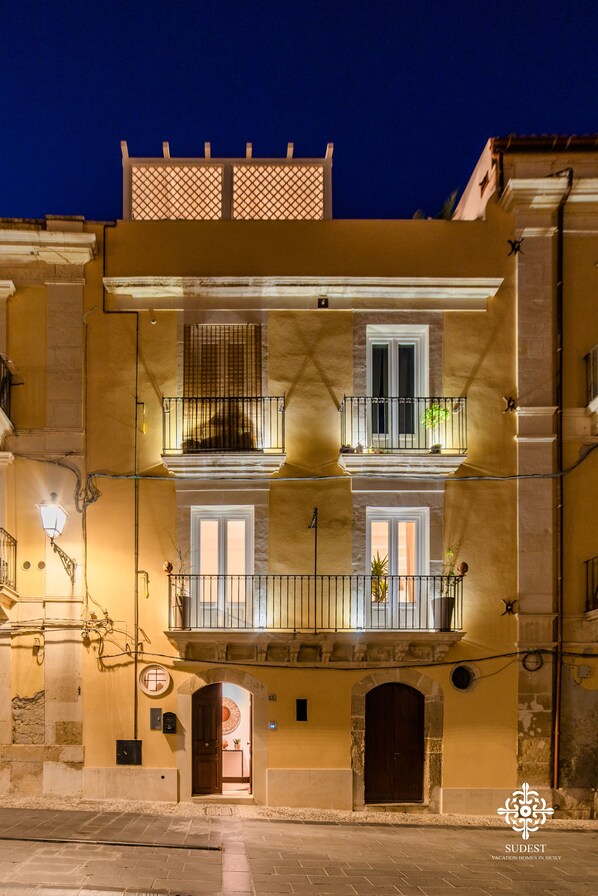 Façana frontal de l'allotjament