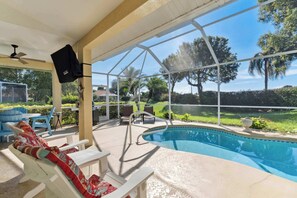 Pool - Poolside Bliss and a Family-Friendly Oasis (Naples)