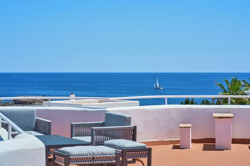 ESMERALDA Ibizan-style villa for 12 people, near the beach in Cala d'Or