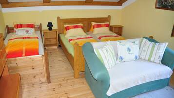 1 Schlafzimmer, Reisekinderbett, kostenloses WLAN, Bettwäsche