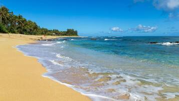 House, 3 Bedrooms | Beach | On the beach