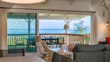 House, 5 Bedrooms | Living room | Smart TV, DVD player