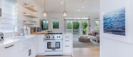 House, 5 Bedrooms | Private kitchen | Fridge, microwave, stovetop, coffee/tea maker