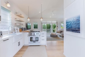 Rumah, 5 kamar tidur | Dapur pribadi | Lemari es, microwave, kompor, dan mesin pembuat kopi/teh