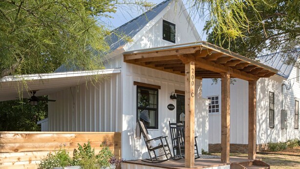 Exterior - Charming Historic lodging on the outer banks of the Llano River (Llano)