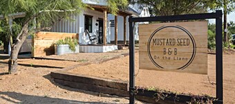 Charming Historic lodging on the outer banks of the Llano River