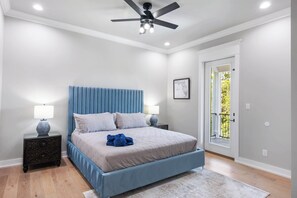 8 camere, materassi in memory foam, ferro/asse da stiro