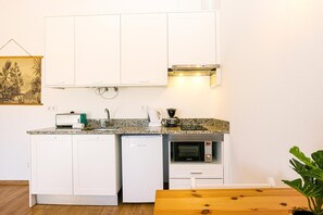 Fridge, microwave, stovetop, toaster