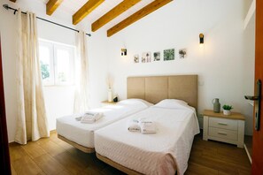 Room - I - Apartment 2 in St. Johns Countryside Getaway (Lagos)