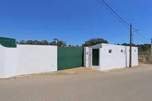 Exterior - I - Apartment 3 in St. Johns Countryside Getaway (Lagos)