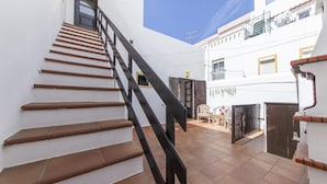 Unclassified image, 3 of 25, button - J - Bedroom 1 in Casa do Farol (Lagos)