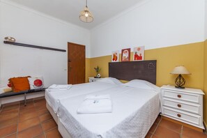 1 bedroom, free WiFi, bed sheets - J - Bedroom 2 in Casa do Farol (Lagos)
