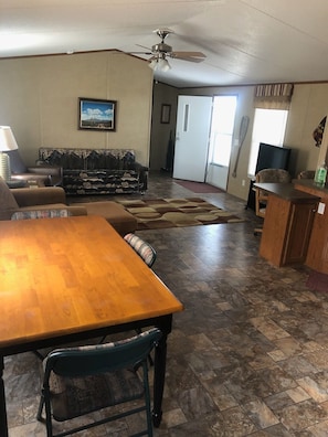 Interior - Lake House 308 (Del Rio)