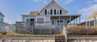 STUNNING BEACHFRONT HOME:AMAZING OCEAN VIEWS-BEACH ACCESS: {OPEN JUNE 11-14}