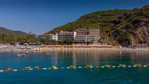 Exterior - Beach Hotel Poseidon (Budva)