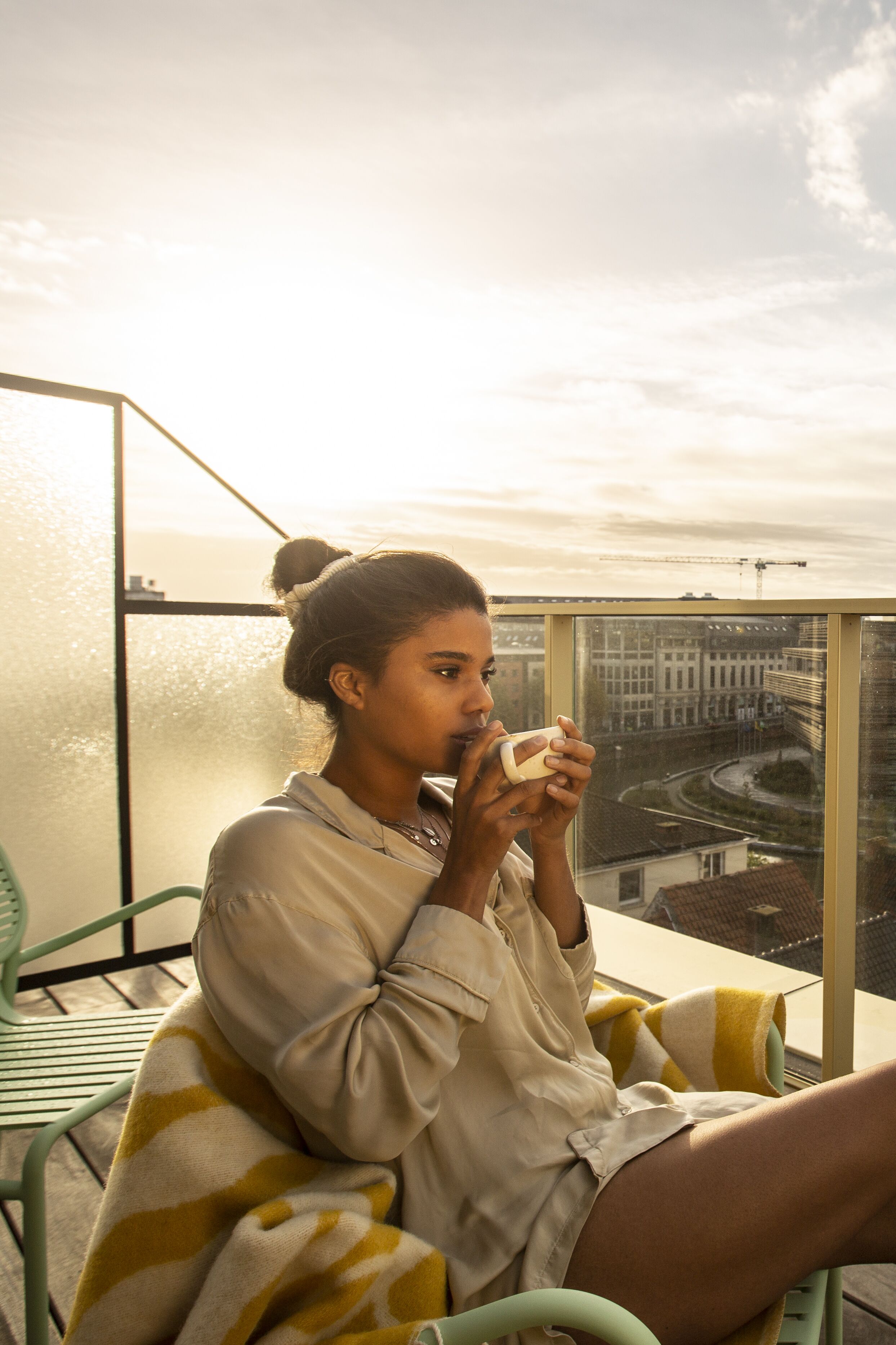 Roupas de cama premium, frigobar, cofres nos quartos, cortinas blackout