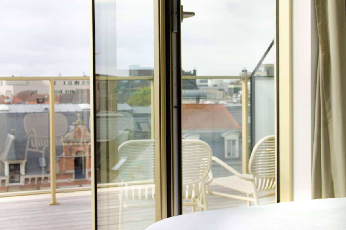 1 bedroom, premium bedding, minibar, in-room safe