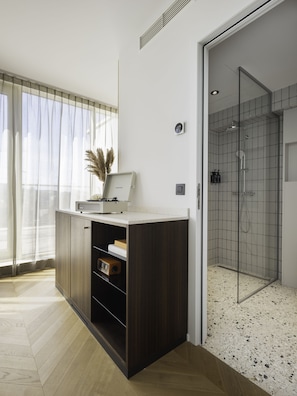 Premium bedding, minibar, in-room safe, blackout curtains - Yalo Urban Boutique Hotel Ghent (Ghent)