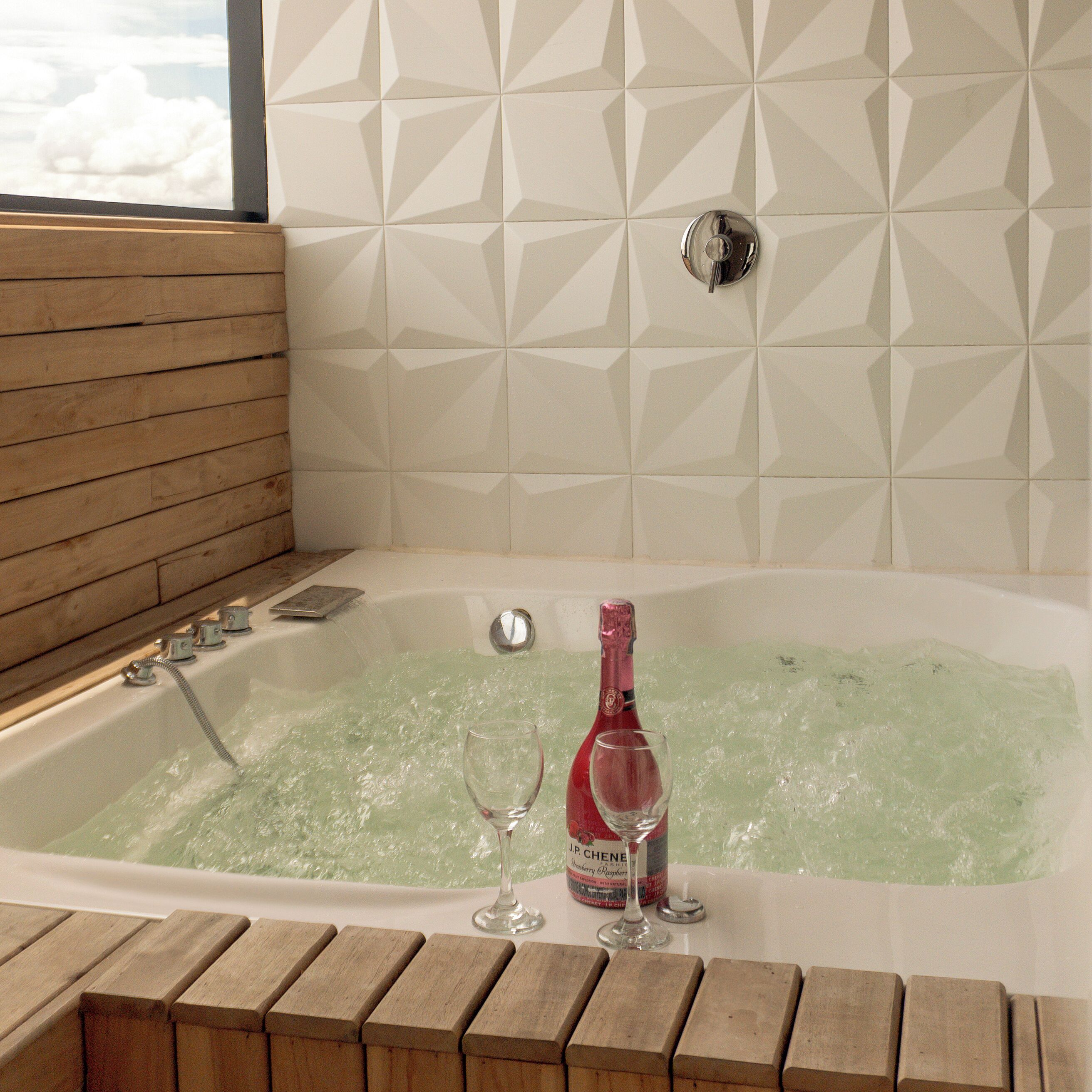 Superior tweepersoonskamer, hot tub | Champagneservice