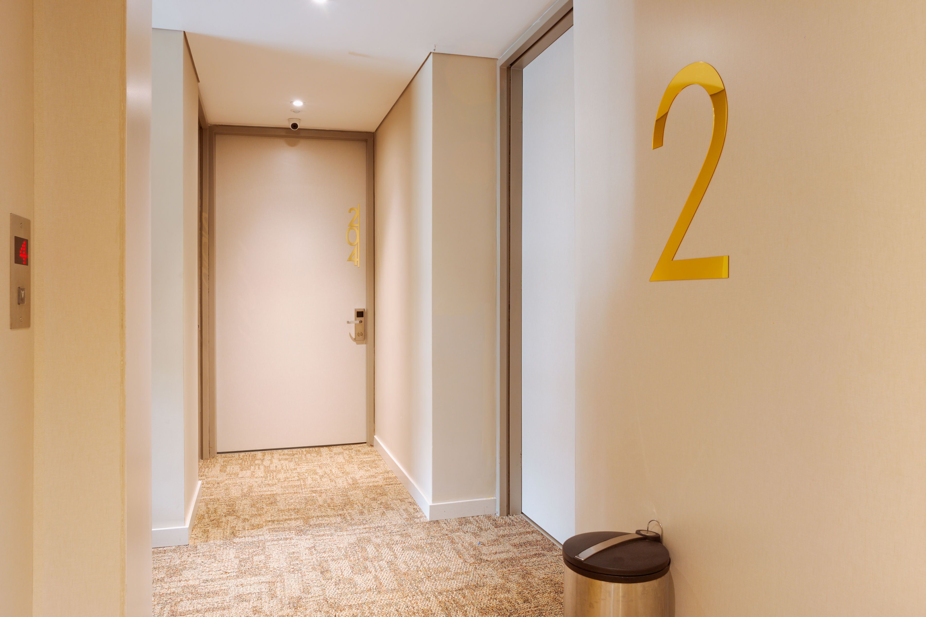 superior double room, hot tub | interior