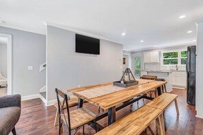 Dining - Family Friendly Home in Downtown Helen with Hot Tub + Games! (Helen)