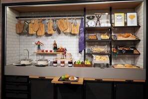 Daily buffet breakfast (EUR 18 per person) - Moxy Sophia Antipolis (Biot)