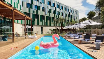 AuĂenpool (je nach Saison geĂśffnet)