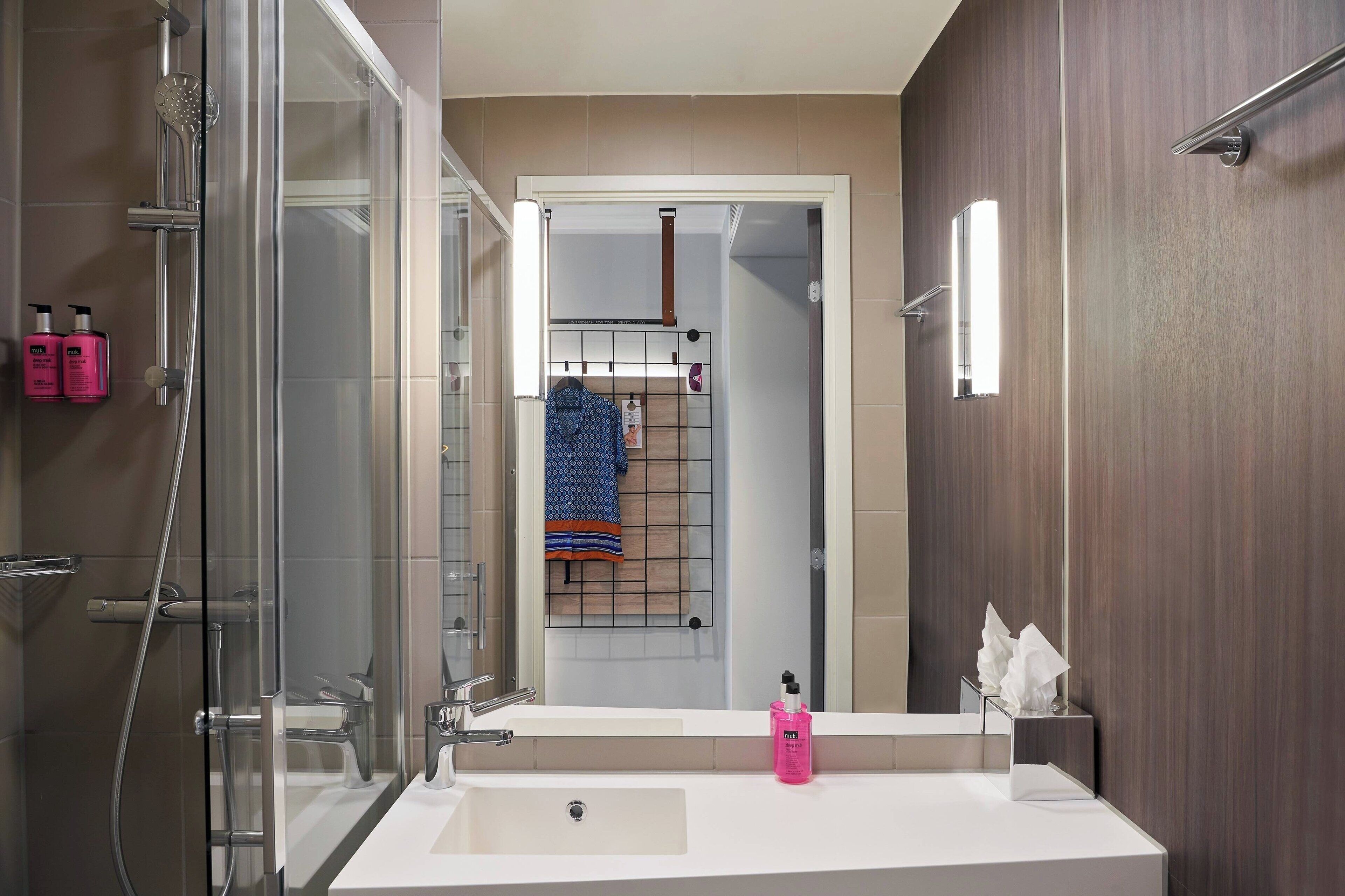 shower, free toiletries, towels