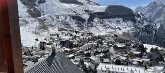 Beautiful apartment - comfortable and warm at the foot of the slopes.