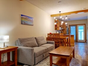 TV, fireplace - Welcome to Banff, 2 Bedroom & 2 Bathroom townhouse (Harvie Heights)